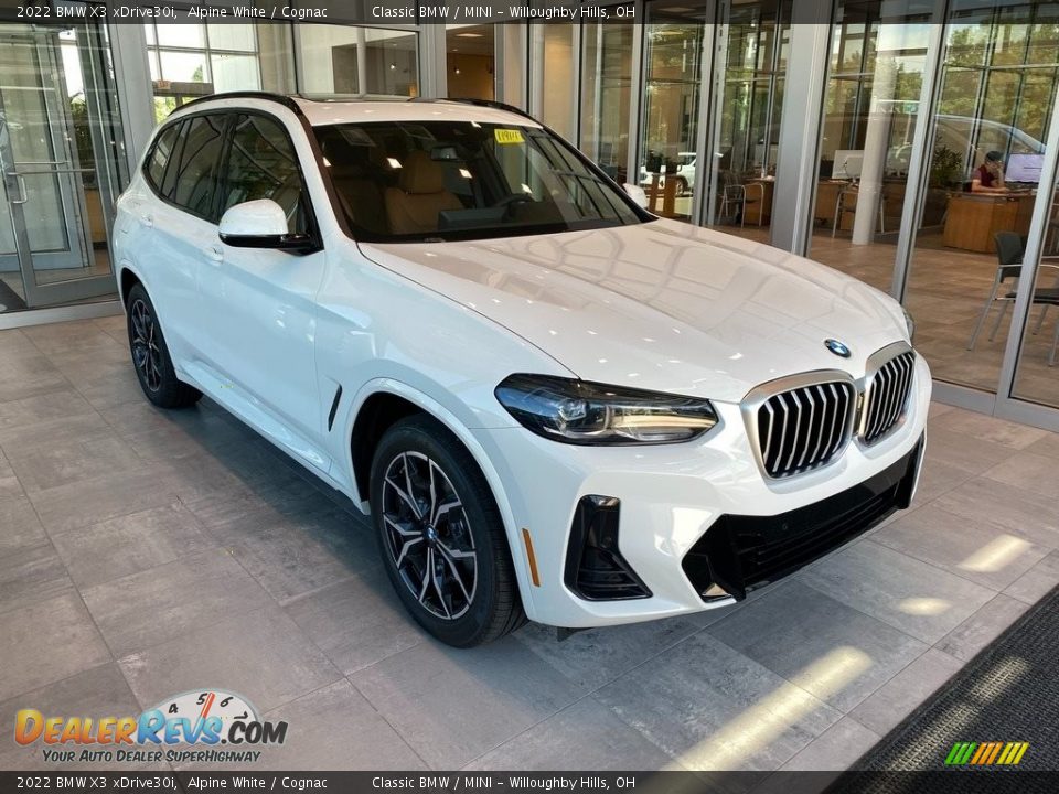 Front 3/4 View of 2022 BMW X3 xDrive30i Photo #1