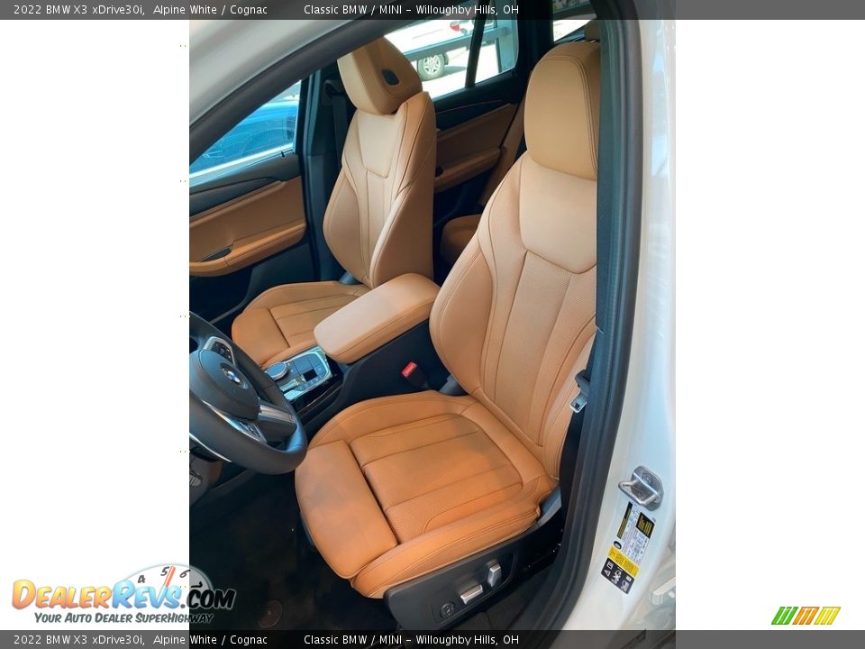 Front Seat of 2022 BMW X3 xDrive30i Photo #4