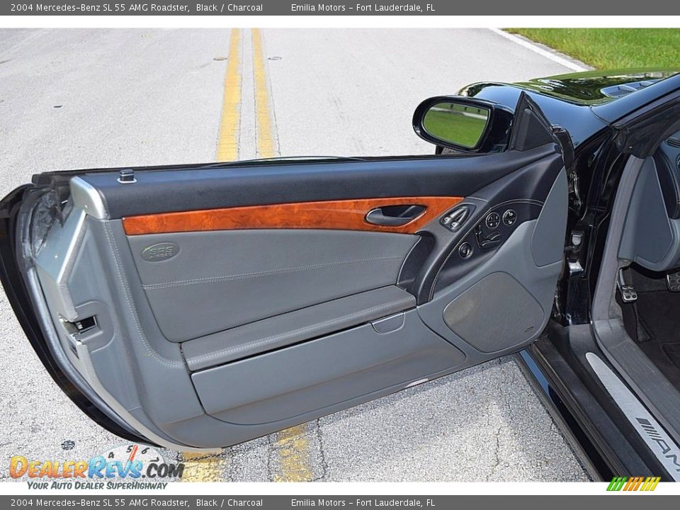 Door Panel of 2004 Mercedes-Benz SL 55 AMG Roadster Photo #33