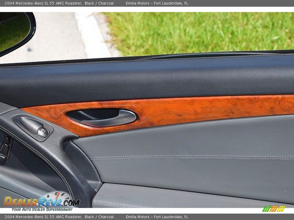 Door Panel of 2004 Mercedes-Benz SL 55 AMG Roadster Photo #49