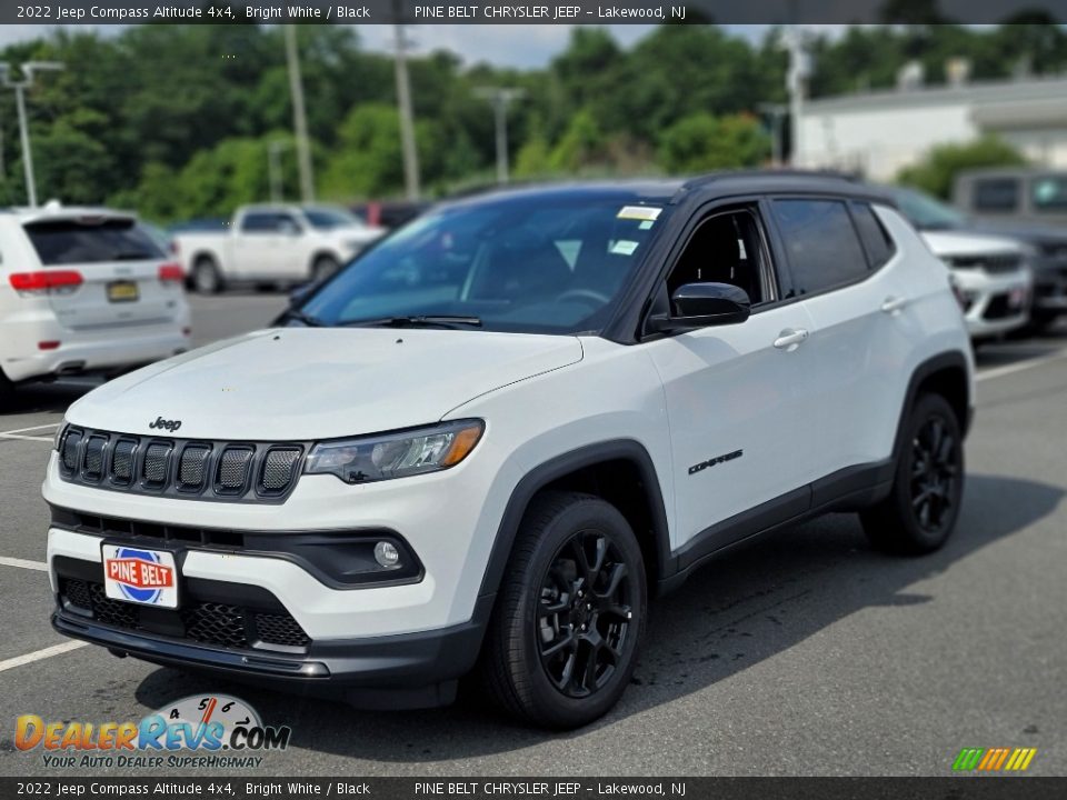 2022 Jeep Compass Altitude 4x4 Bright White / Black Photo #1