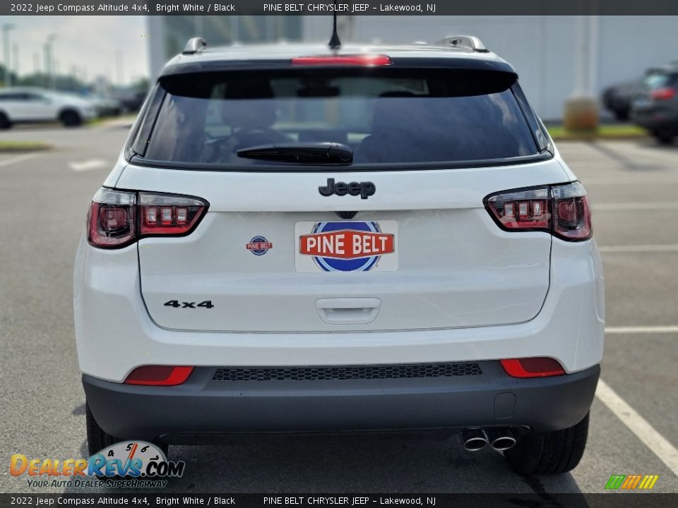 2022 Jeep Compass Altitude 4x4 Bright White / Black Photo #5