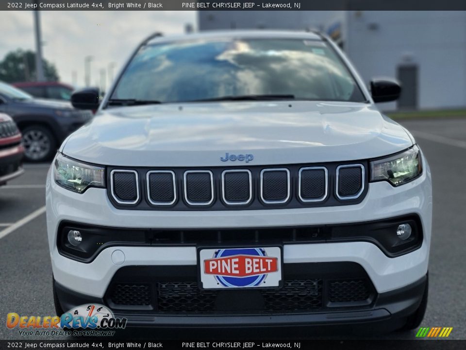 2022 Jeep Compass Latitude 4x4 Bright White / Black Photo #2