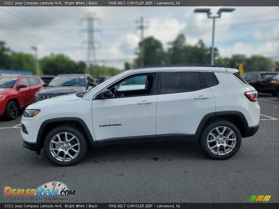 2022 Jeep Compass Latitude 4x4 Bright White / Black Photo #3