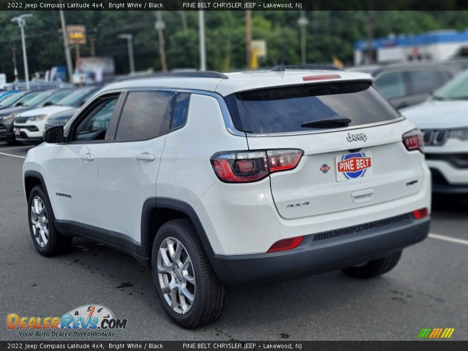 2022 Jeep Compass Latitude 4x4 Bright White / Black Photo #4