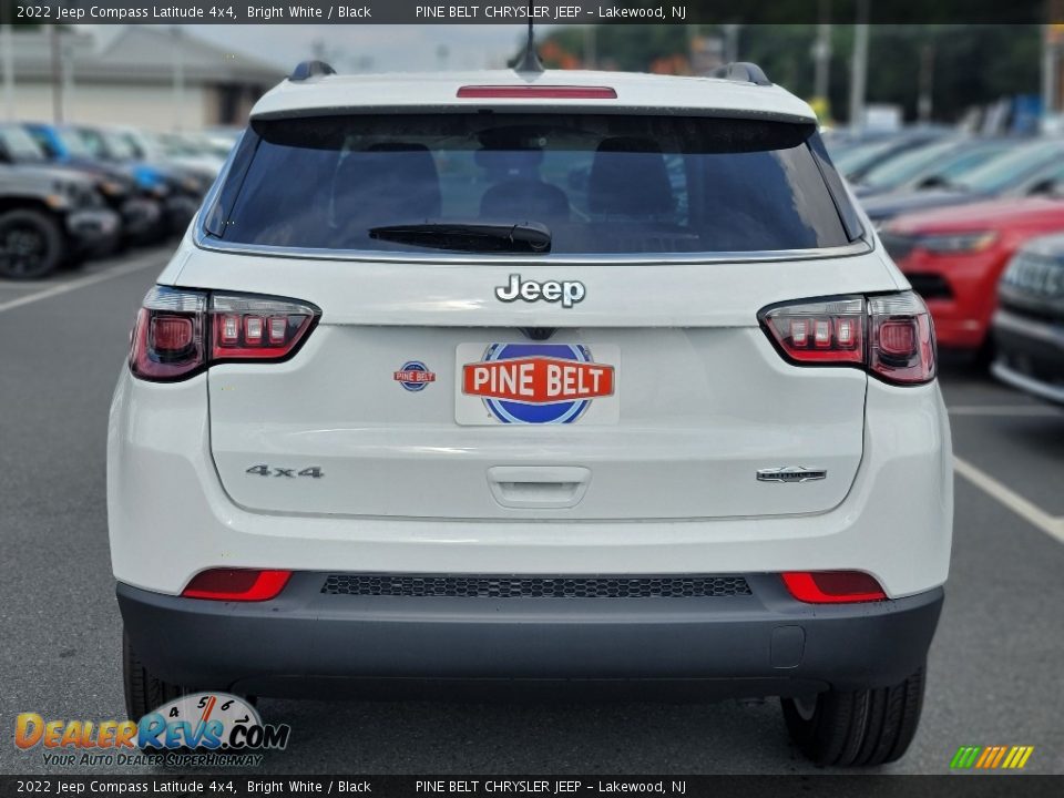 2022 Jeep Compass Latitude 4x4 Bright White / Black Photo #5