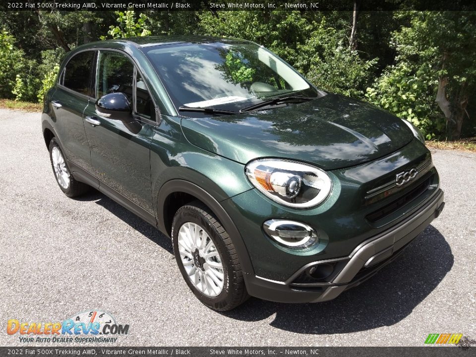 Front 3/4 View of 2022 Fiat 500X Trekking AWD Photo #4