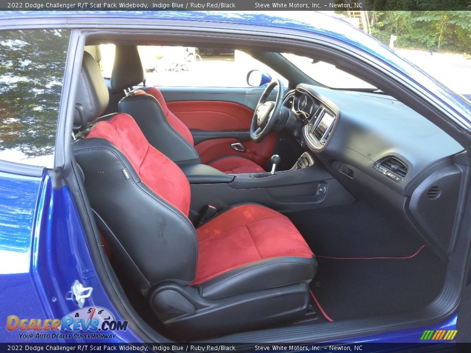 Front Seat of 2022 Dodge Challenger R/T Scat Pack Widebody Photo #15