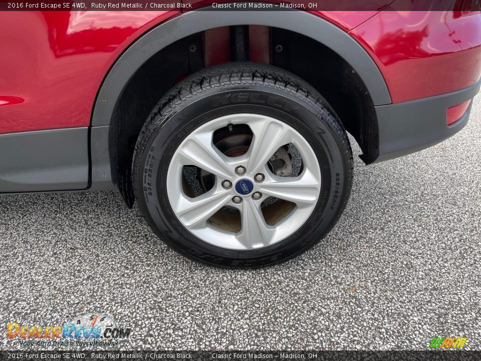 2016 Ford Escape SE 4WD Ruby Red Metallic / Charcoal Black Photo #16