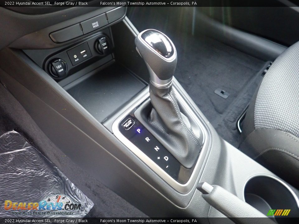 2022 Hyundai Accent SEL Forge Gray / Black Photo #15