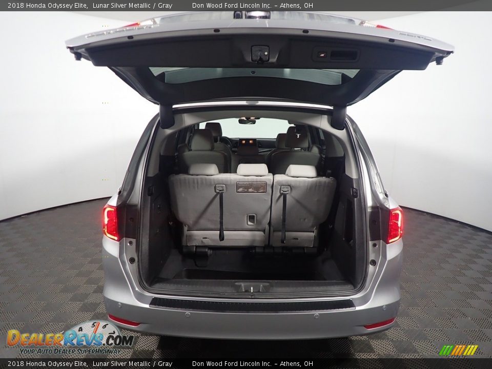 2018 Honda Odyssey Elite Lunar Silver Metallic / Gray Photo #17