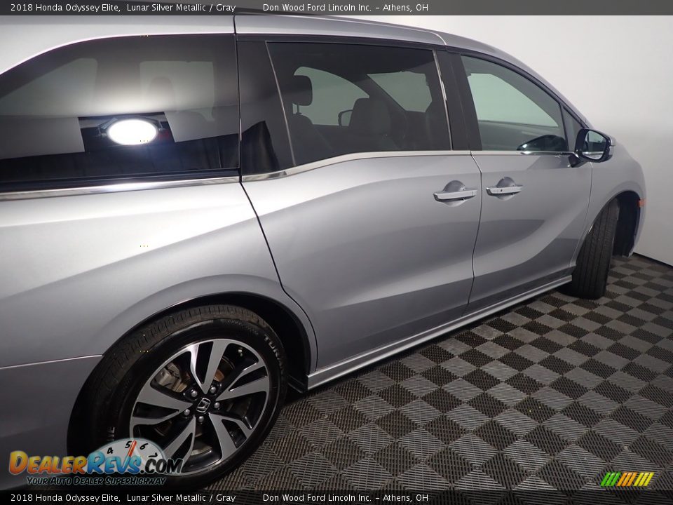 2018 Honda Odyssey Elite Lunar Silver Metallic / Gray Photo #23