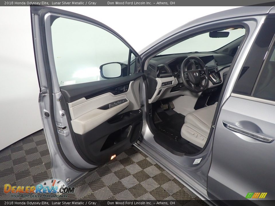 2018 Honda Odyssey Elite Lunar Silver Metallic / Gray Photo #24