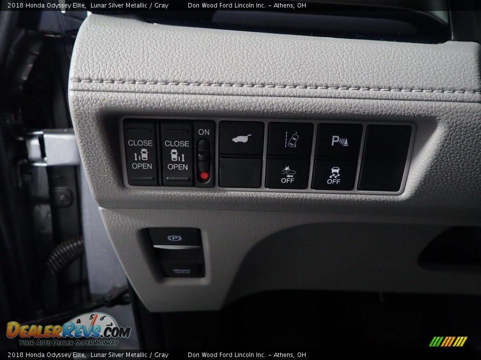 2018 Honda Odyssey Elite Lunar Silver Metallic / Gray Photo #35