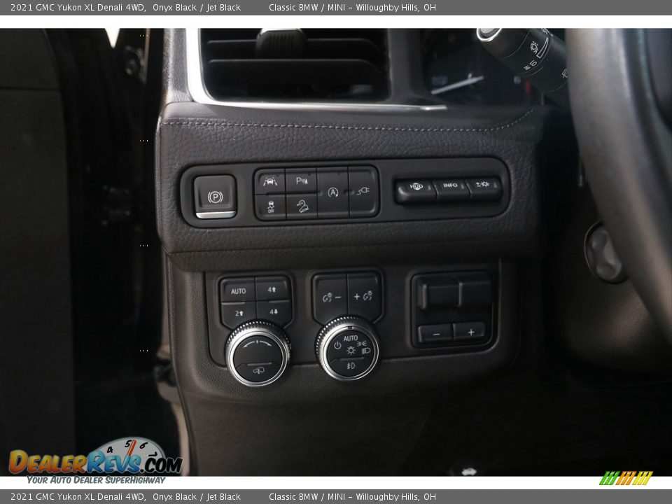 Controls of 2021 GMC Yukon XL Denali 4WD Photo #7
