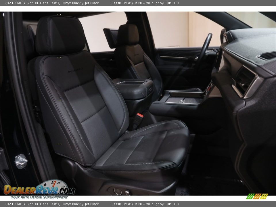 Front Seat of 2021 GMC Yukon XL Denali 4WD Photo #21