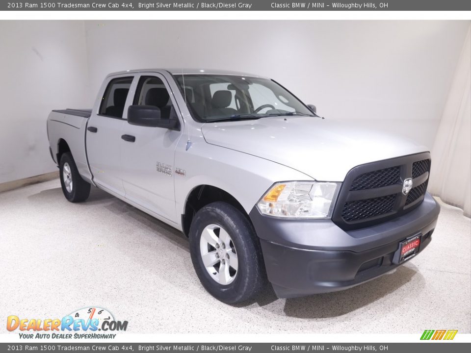 Front 3/4 View of 2013 Ram 1500 Tradesman Crew Cab 4x4 Photo #1