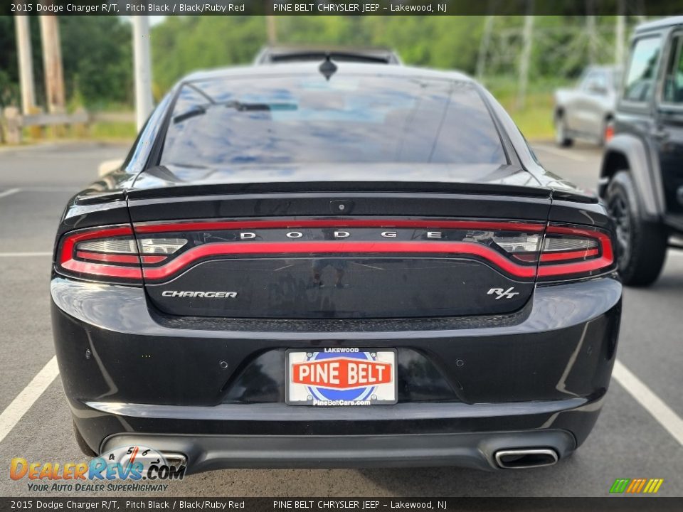 2015 Dodge Charger R/T Pitch Black / Black/Ruby Red Photo #5