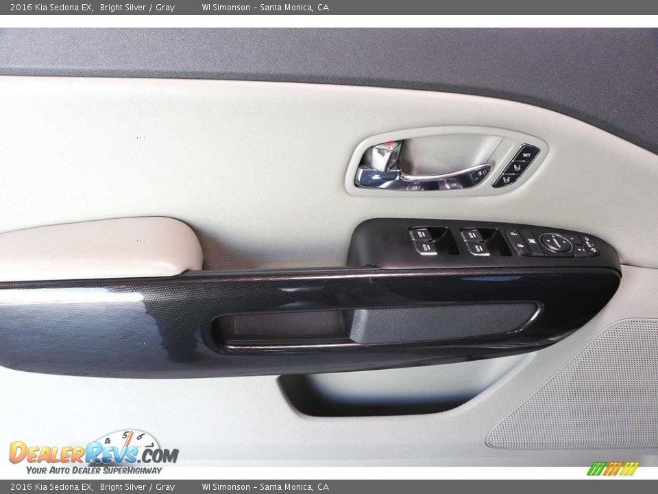 Door Panel of 2016 Kia Sedona EX Photo #17