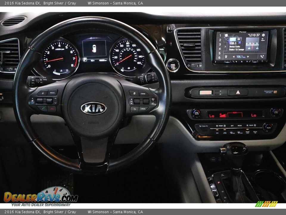 Controls of 2016 Kia Sedona EX Photo #22