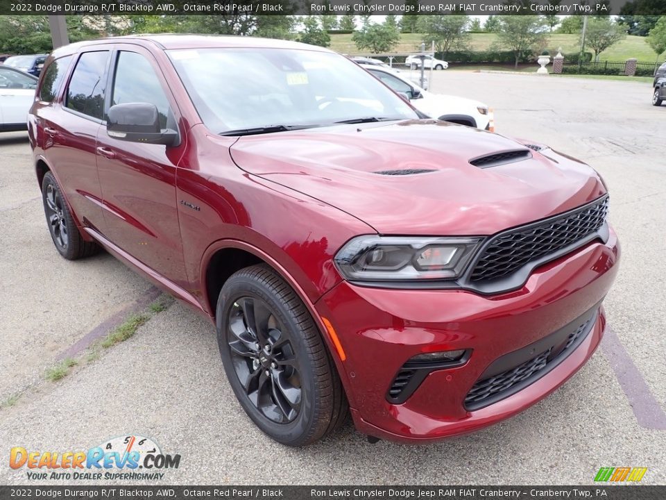 Front 3/4 View of 2022 Dodge Durango R/T Blacktop AWD Photo #7