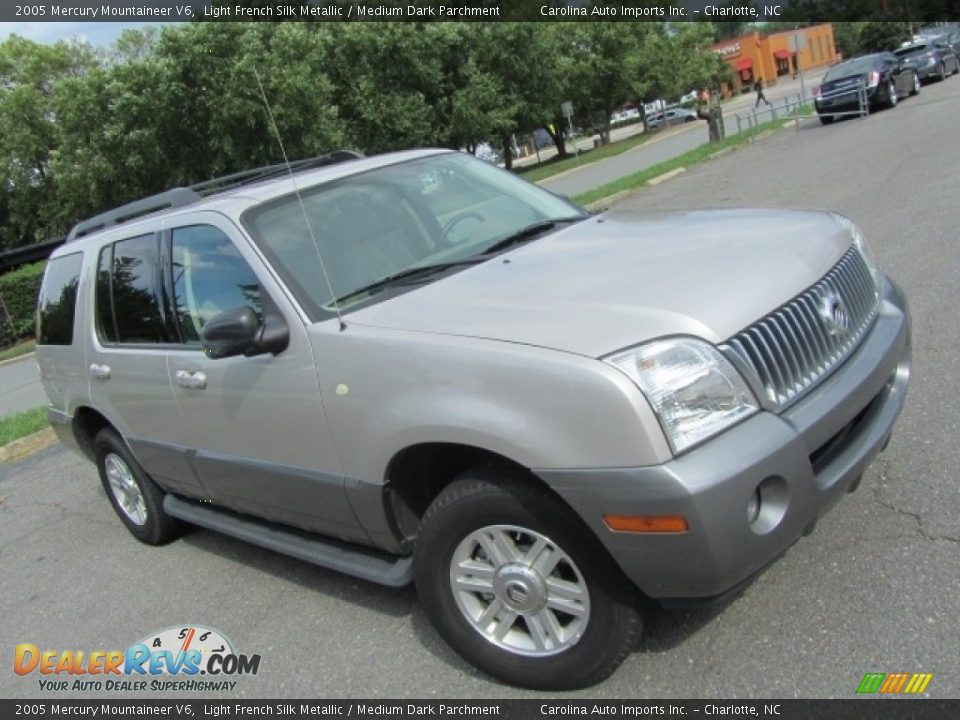 2005 Mercury Mountaineer V6 Light French Silk Metallic / Medium Dark Parchment Photo #3