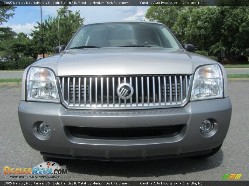 2005 Mercury Mountaineer V6 Light French Silk Metallic / Medium Dark Parchment Photo #4