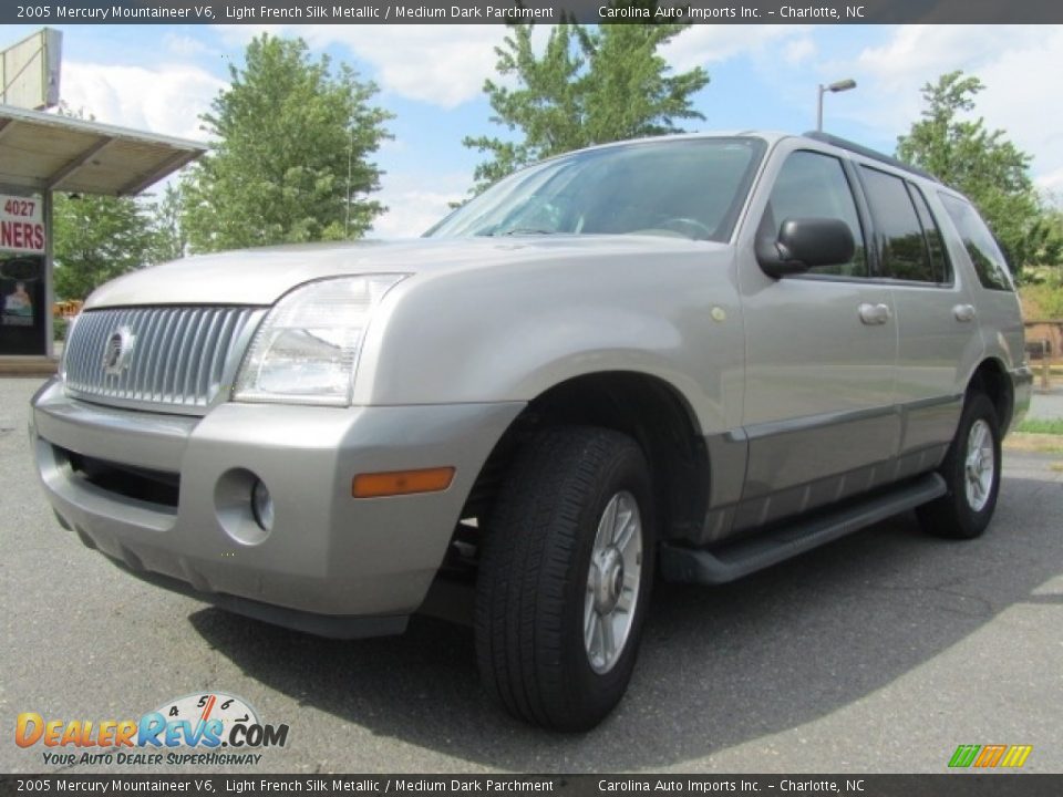 2005 Mercury Mountaineer V6 Light French Silk Metallic / Medium Dark Parchment Photo #6