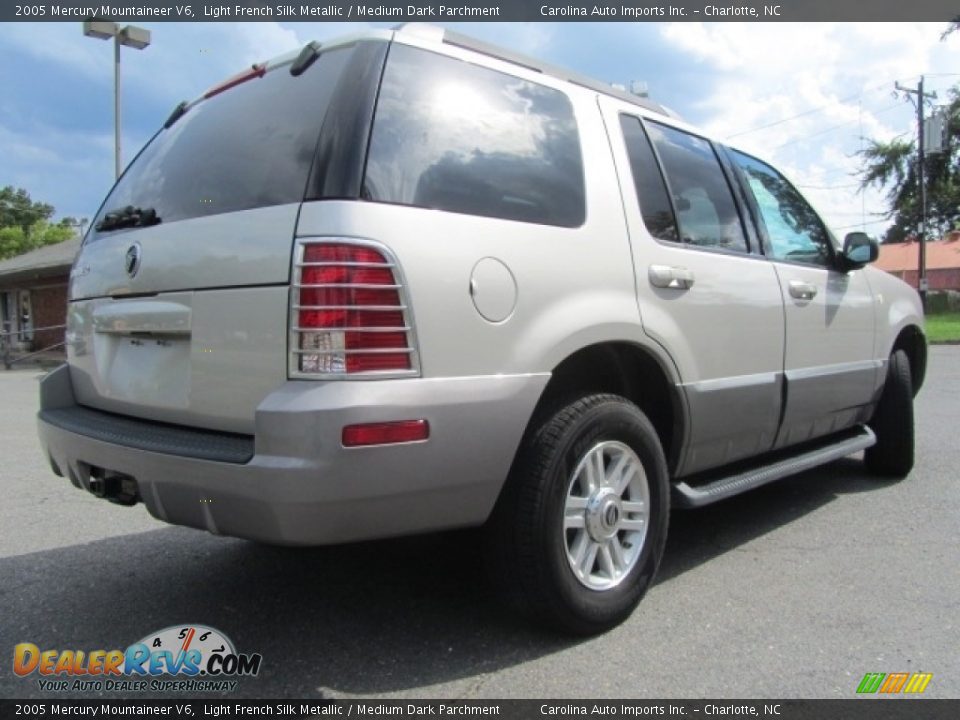 2005 Mercury Mountaineer V6 Light French Silk Metallic / Medium Dark Parchment Photo #10