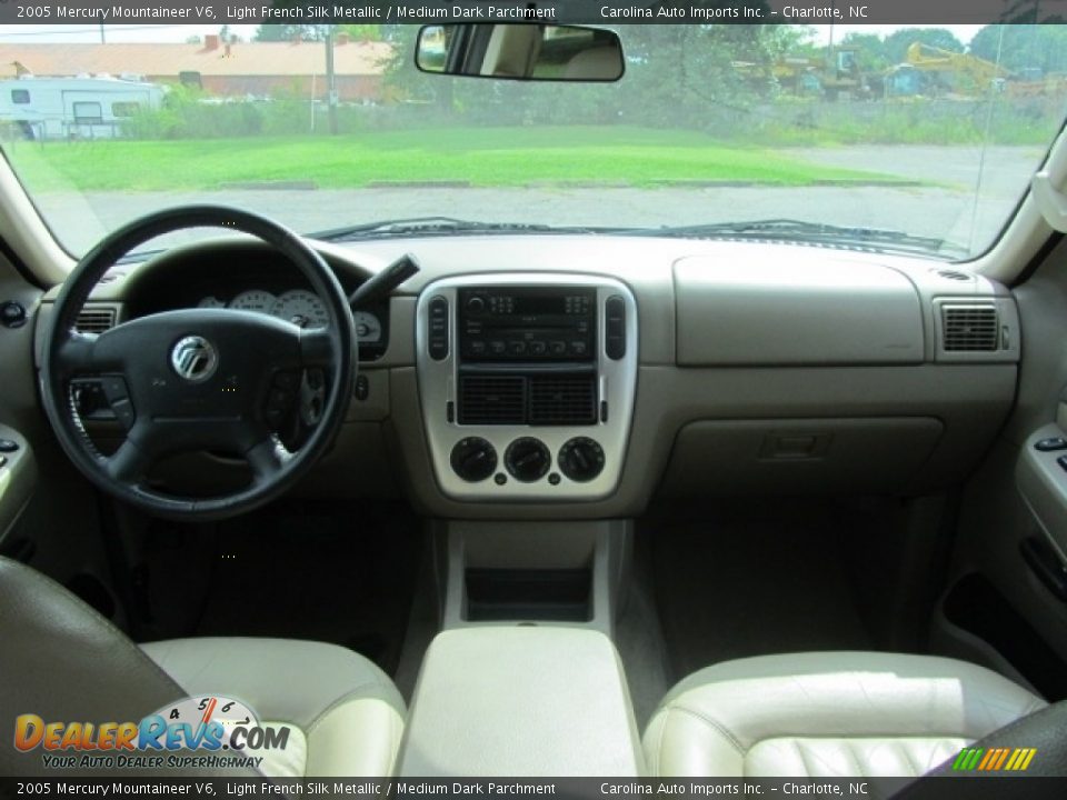 2005 Mercury Mountaineer V6 Light French Silk Metallic / Medium Dark Parchment Photo #13