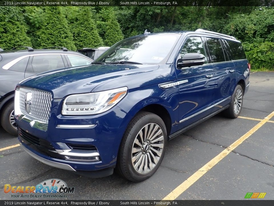 Front 3/4 View of 2019 Lincoln Navigator L Reserve 4x4 Photo #1