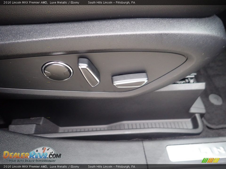 Front Seat of 2016 Lincoln MKX Premier AWD Photo #13