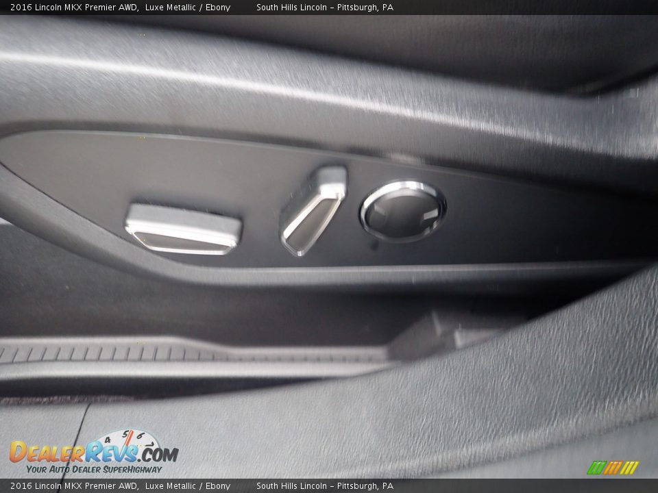 Front Seat of 2016 Lincoln MKX Premier AWD Photo #21