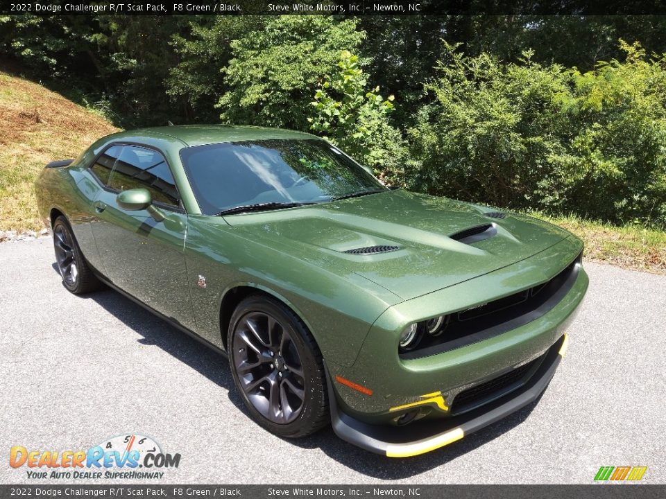 Front 3/4 View of 2022 Dodge Challenger R/T Scat Pack Photo #4