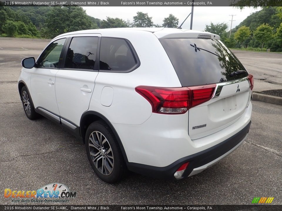 2016 Mitsubishi Outlander SE S-AWC Diamond White / Black Photo #2