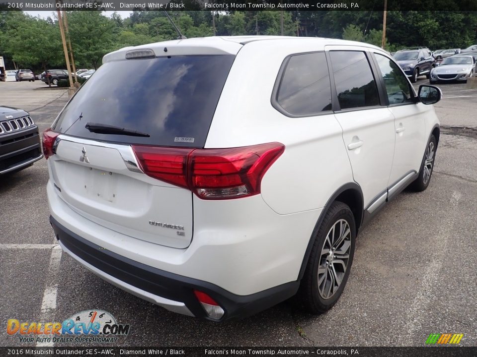 2016 Mitsubishi Outlander SE S-AWC Diamond White / Black Photo #4