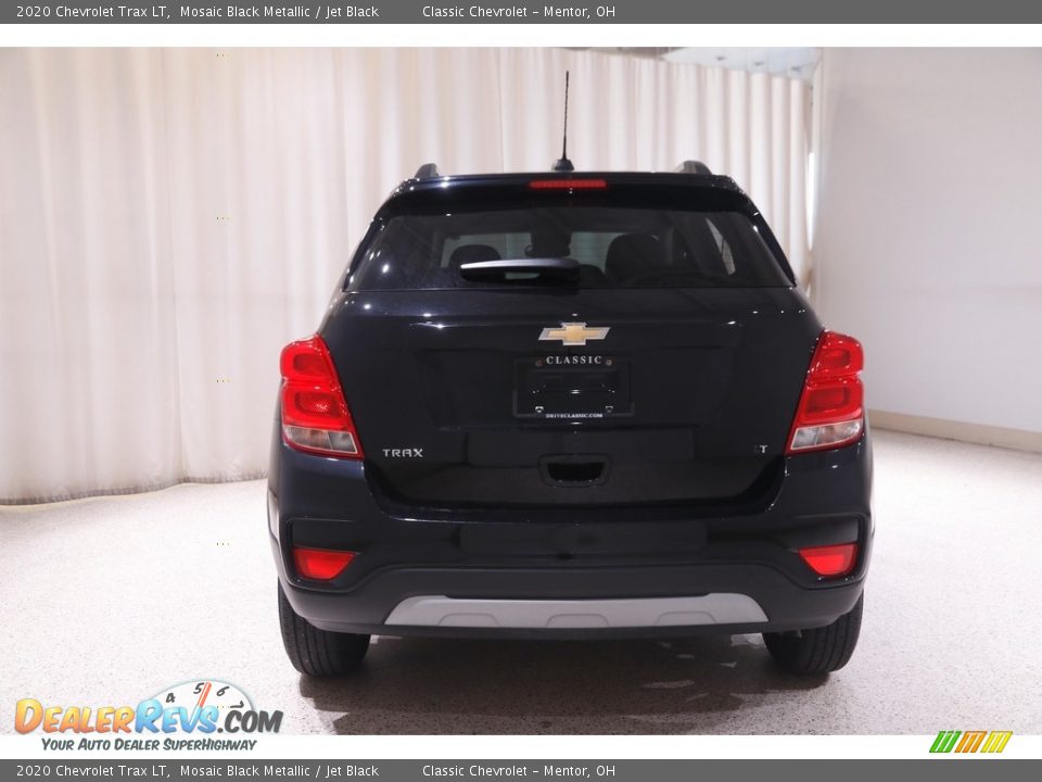 2020 Chevrolet Trax LT Mosaic Black Metallic / Jet Black Photo #17