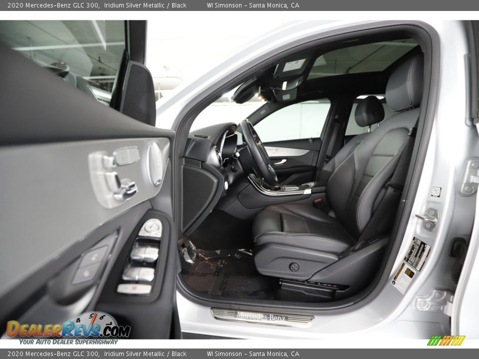 Front Seat of 2020 Mercedes-Benz GLC 300 Photo #20