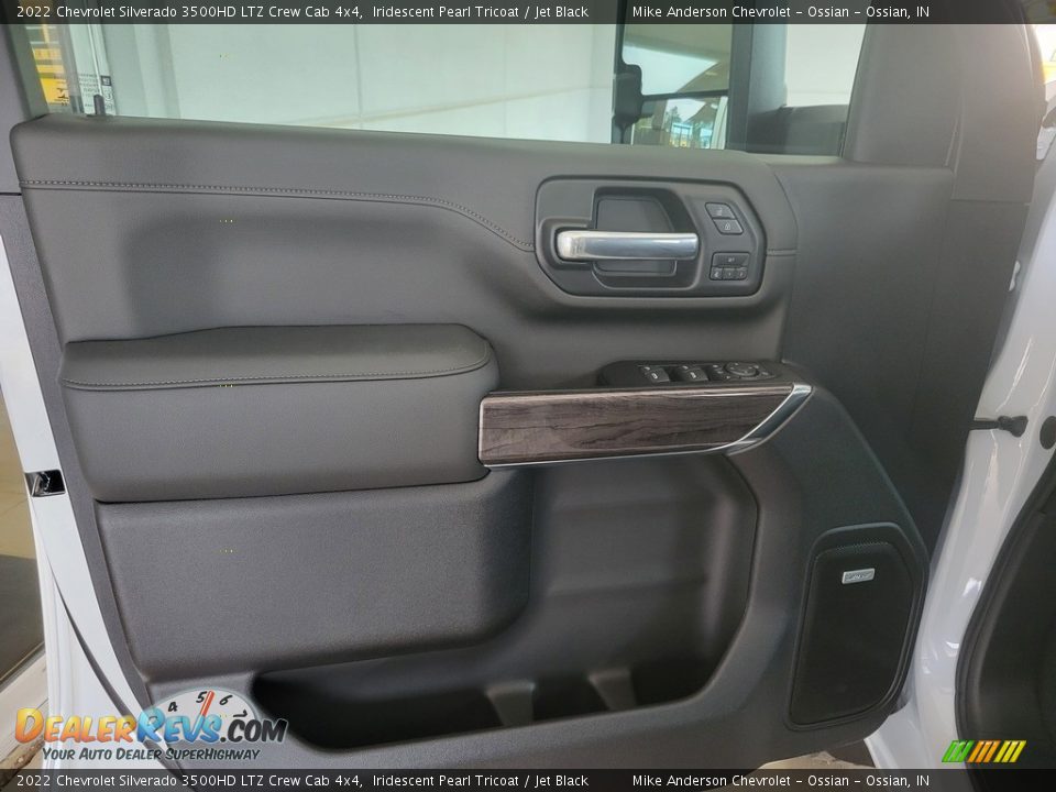 2022 Chevrolet Silverado 3500HD LTZ Crew Cab 4x4 Iridescent Pearl Tricoat / Jet Black Photo #25