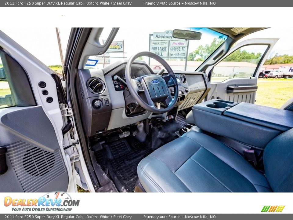 2011 Ford F250 Super Duty XL Regular Cab Oxford White / Steel Gray Photo #19