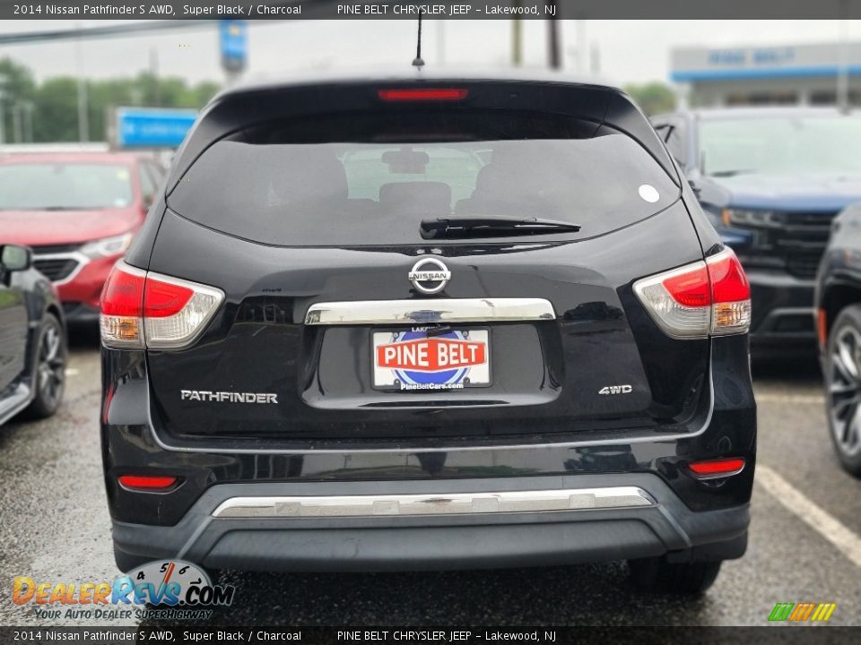 2014 Nissan Pathfinder S AWD Super Black / Charcoal Photo #4