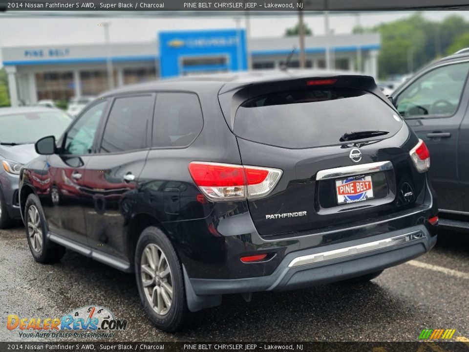 2014 Nissan Pathfinder S AWD Super Black / Charcoal Photo #5