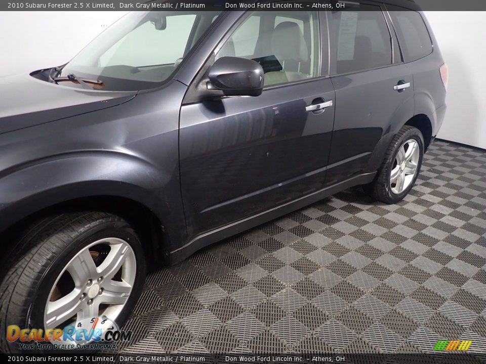2010 Subaru Forester 2.5 X Limited Dark Gray Metallic / Platinum Photo #10