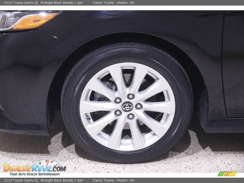 2019 Toyota Camry LE Midnight Black Metallic / Ash Photo #18