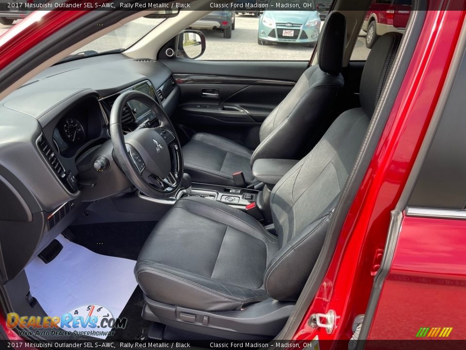Front Seat of 2017 Mitsubishi Outlander SEL S-AWC Photo #11