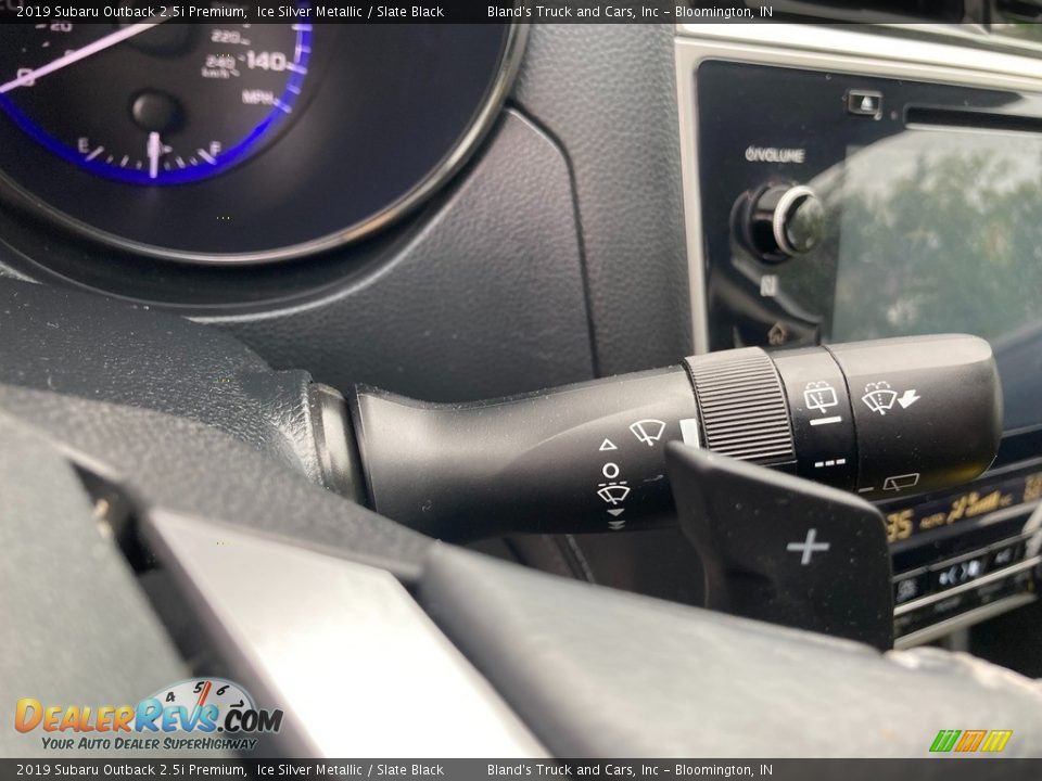 2019 Subaru Outback 2.5i Premium Ice Silver Metallic / Slate Black Photo #18