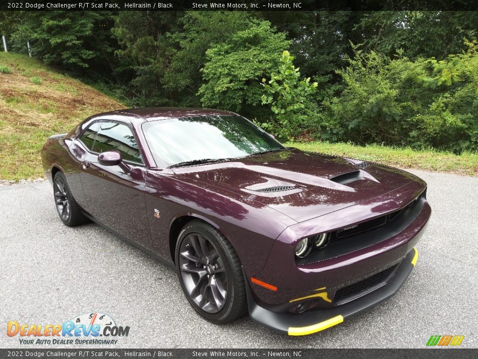 Front 3/4 View of 2022 Dodge Challenger R/T Scat Pack Photo #4