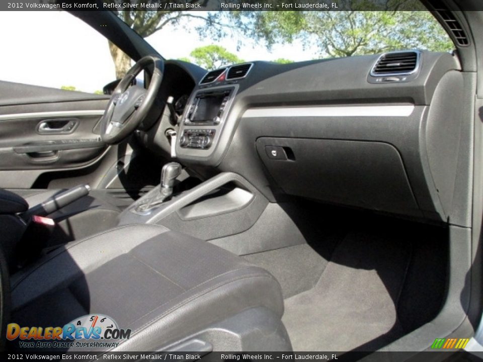 2012 Volkswagen Eos Komfort Reflex Silver Metallic / Titan Black Photo #17