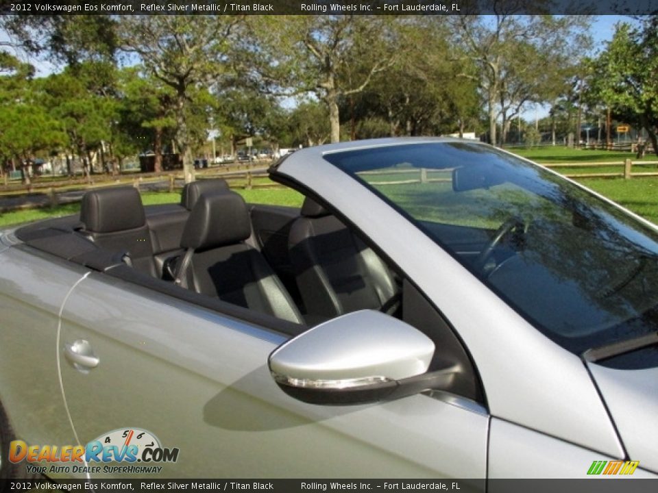 2012 Volkswagen Eos Komfort Reflex Silver Metallic / Titan Black Photo #22