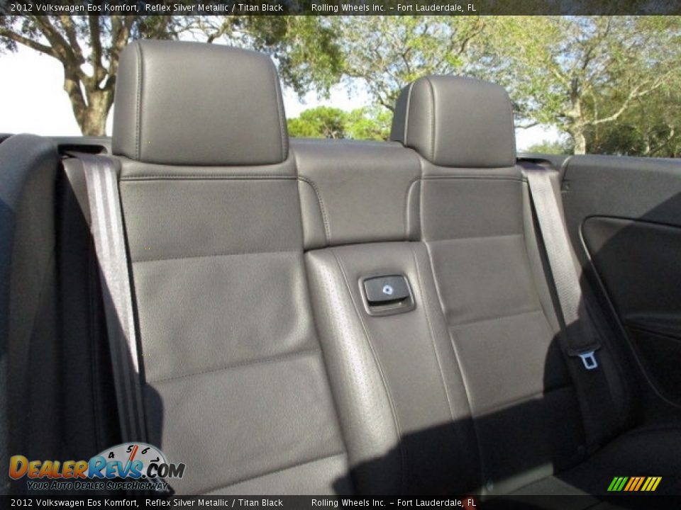 2012 Volkswagen Eos Komfort Reflex Silver Metallic / Titan Black Photo #33